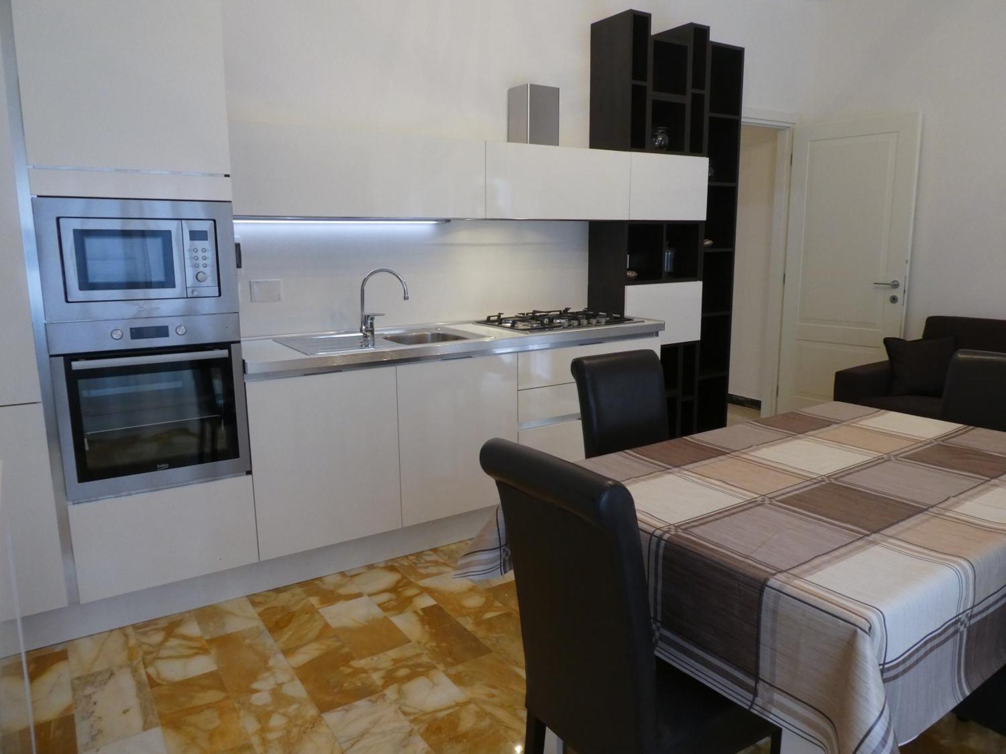 Isola Di Man Apartamento Imperia Exterior foto